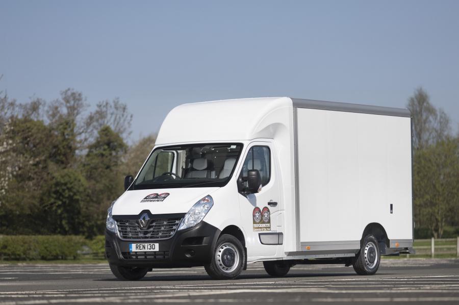  Renault Master Luton Loloader by Trucksmith 2018 года  (UK) (фото 1 из 5)